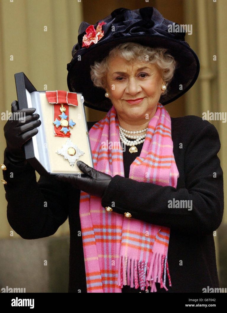 FamousPeopleFacts - Joan Plowright