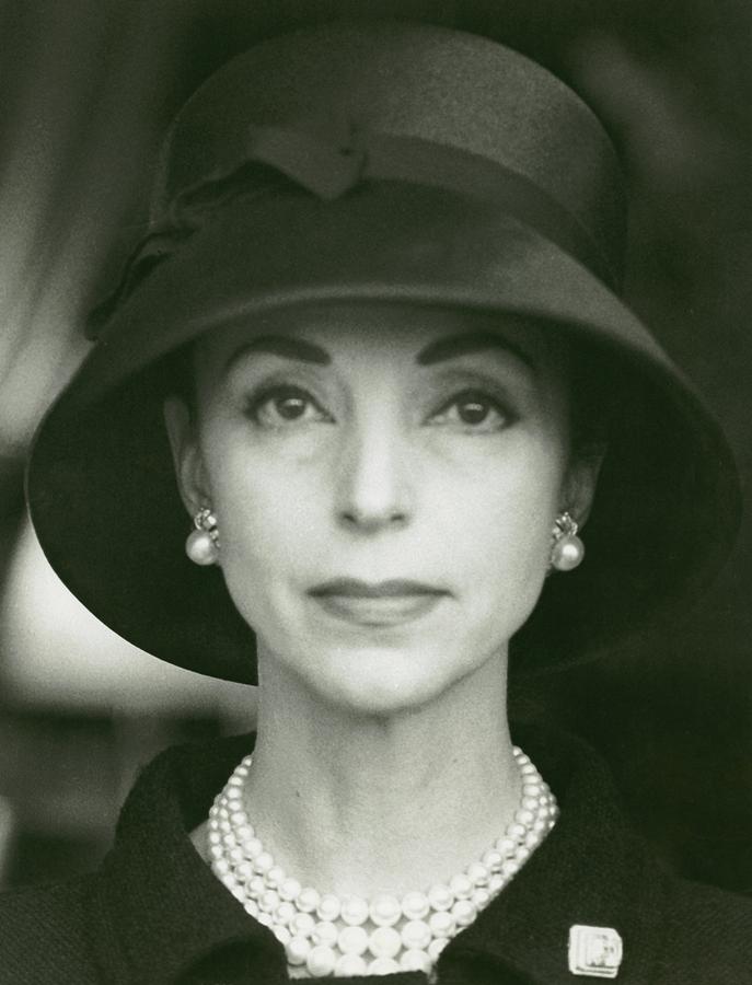 FamousPeopleFacts - Gloria Guinness