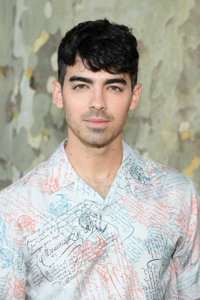 FamousPeopleFacts - Joe Jonas