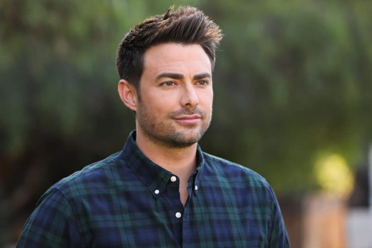 FamousPeopleFacts - Jonathan Bennett