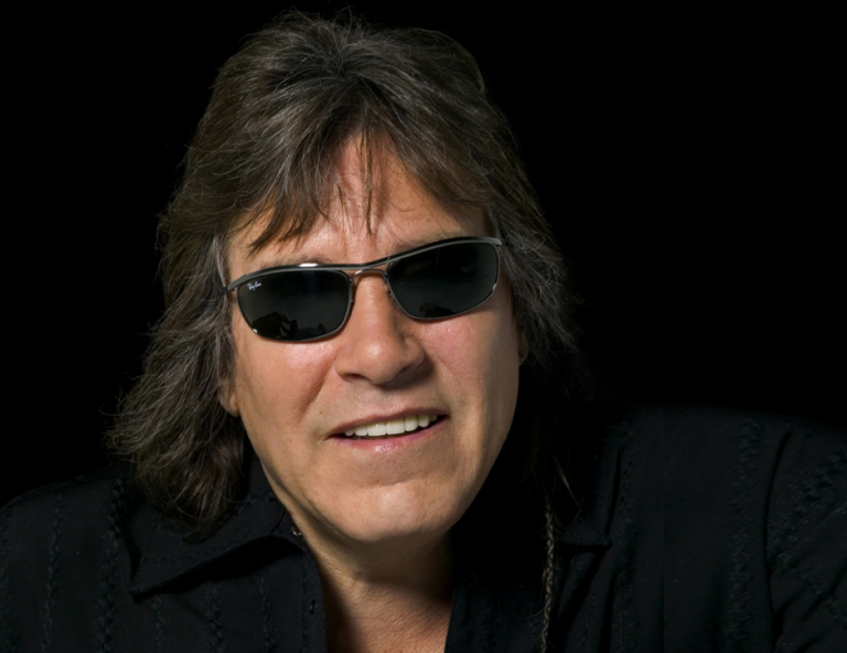 FamousPeopleFacts - Jose Feliciano