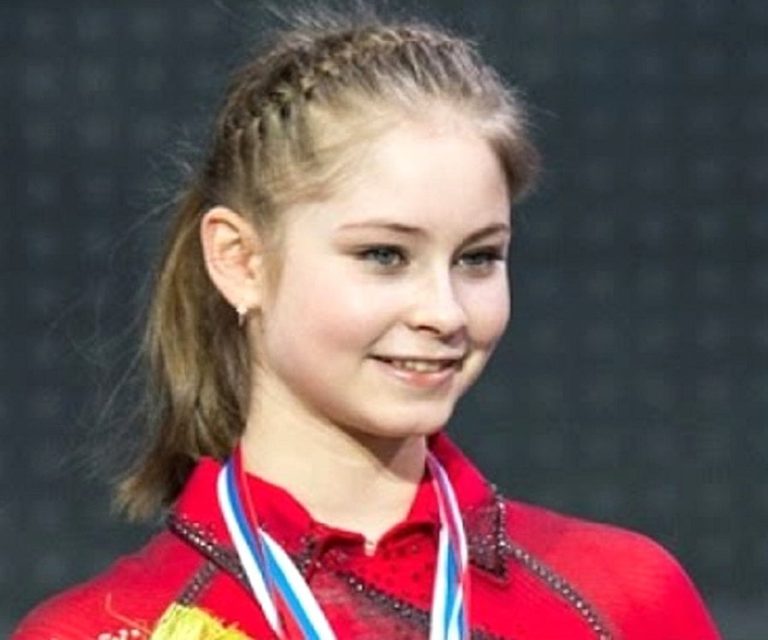 FamousPeopleFacts - Julia Lipnitskaya