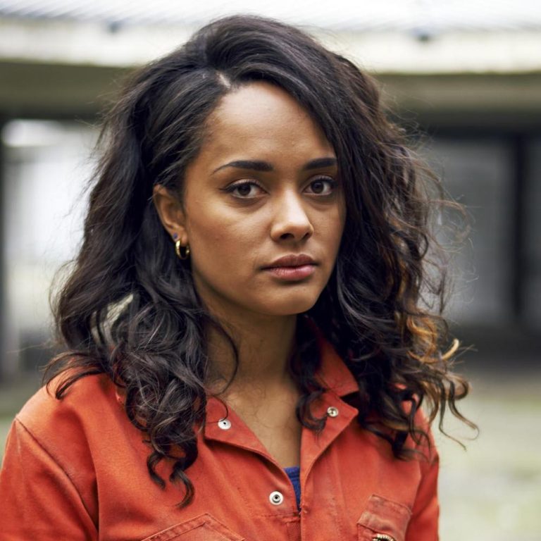 FamousPeopleFacts - Karla Crome