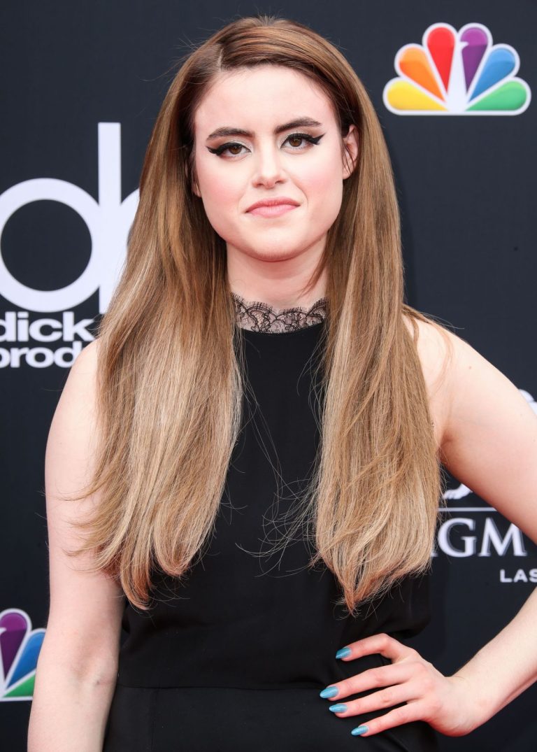 FamousPeopleFacts - Kiiara