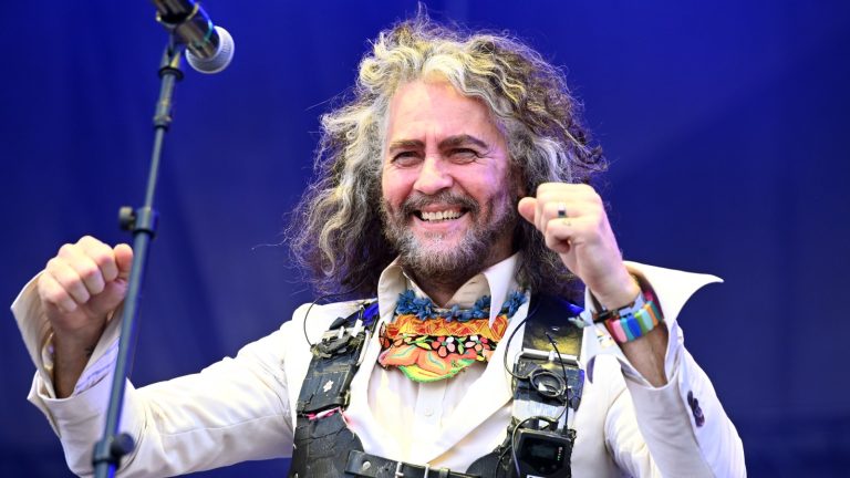 FamousPeopleFacts - Wayne Coyne