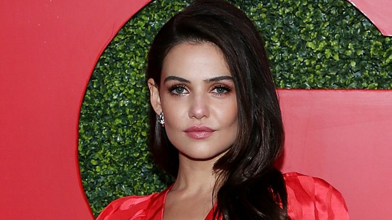 FamousPeopleFacts - Danielle Campbell