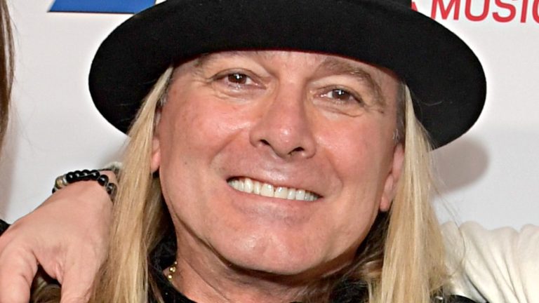 FamousPeopleFacts - Robin Zander