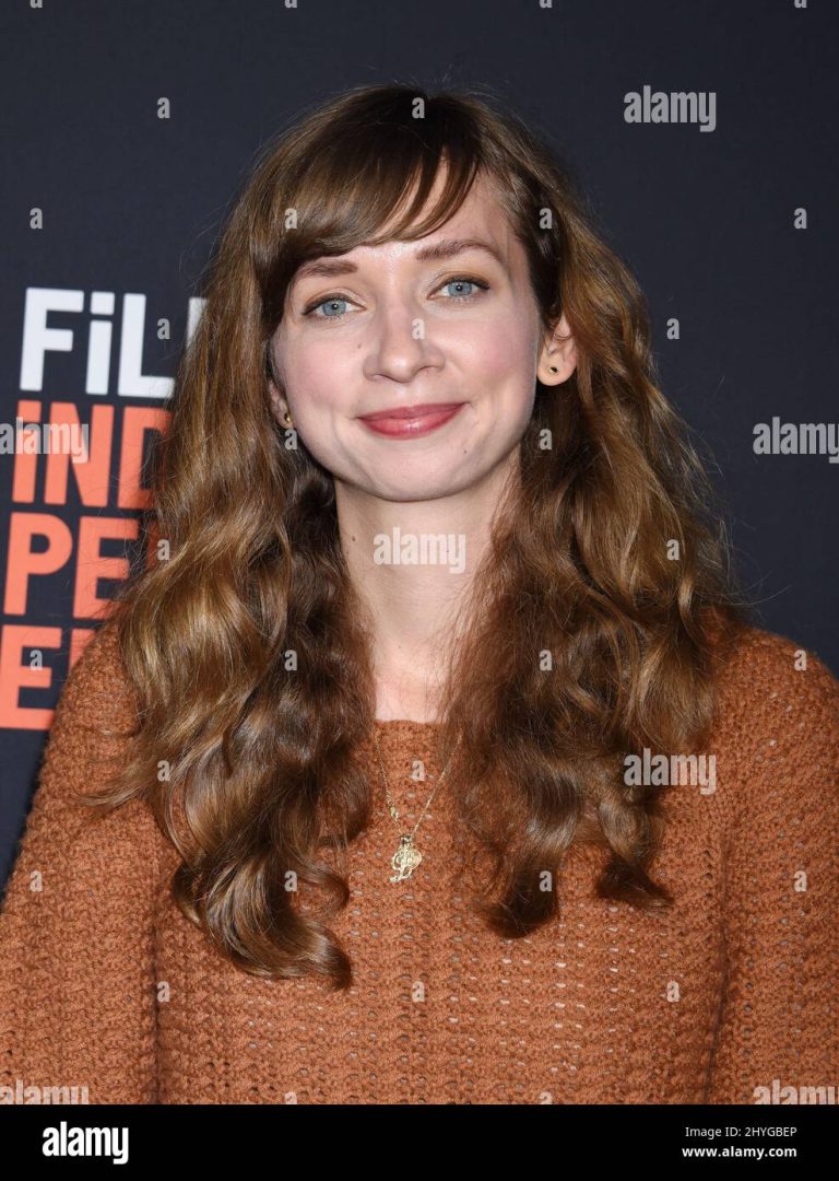 FamousPeopleFacts - Lauren Lapkus