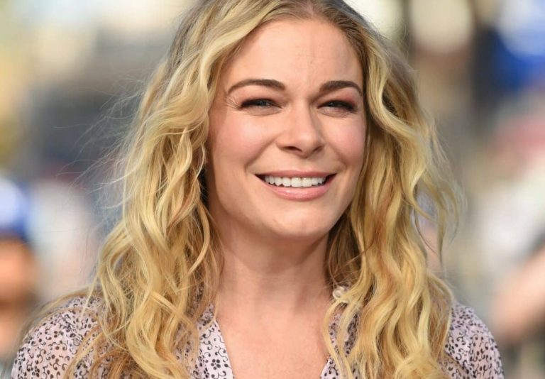 FamousPeopleFacts - LeAnn Rimes