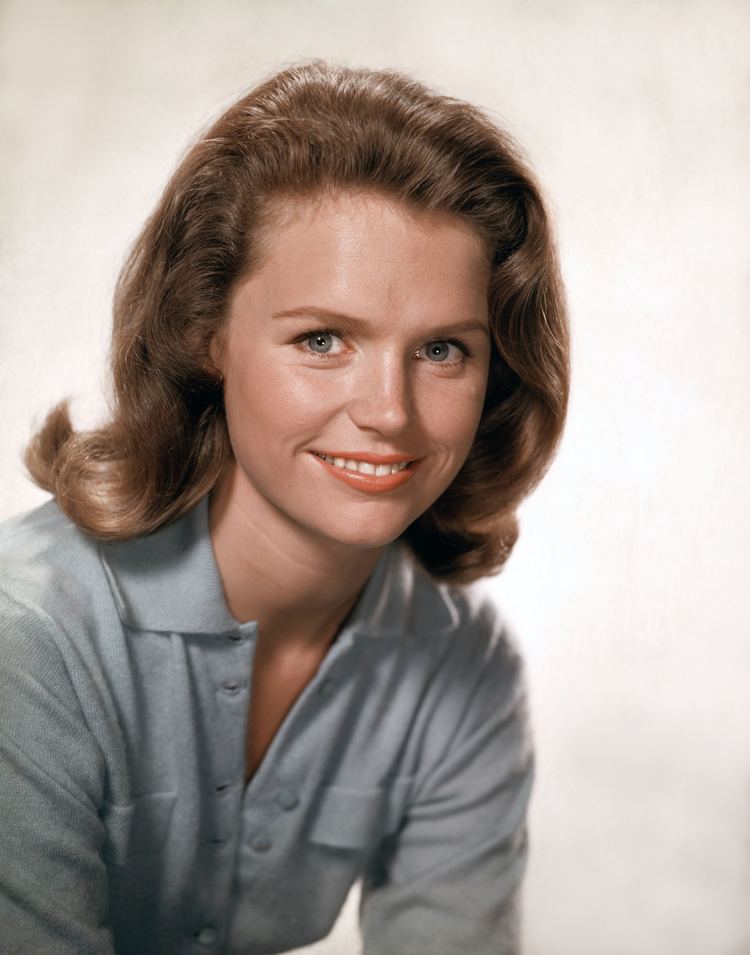 FamousPeopleFacts - Lee Remick