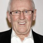 FamousPeopleFacts - Len Cariou