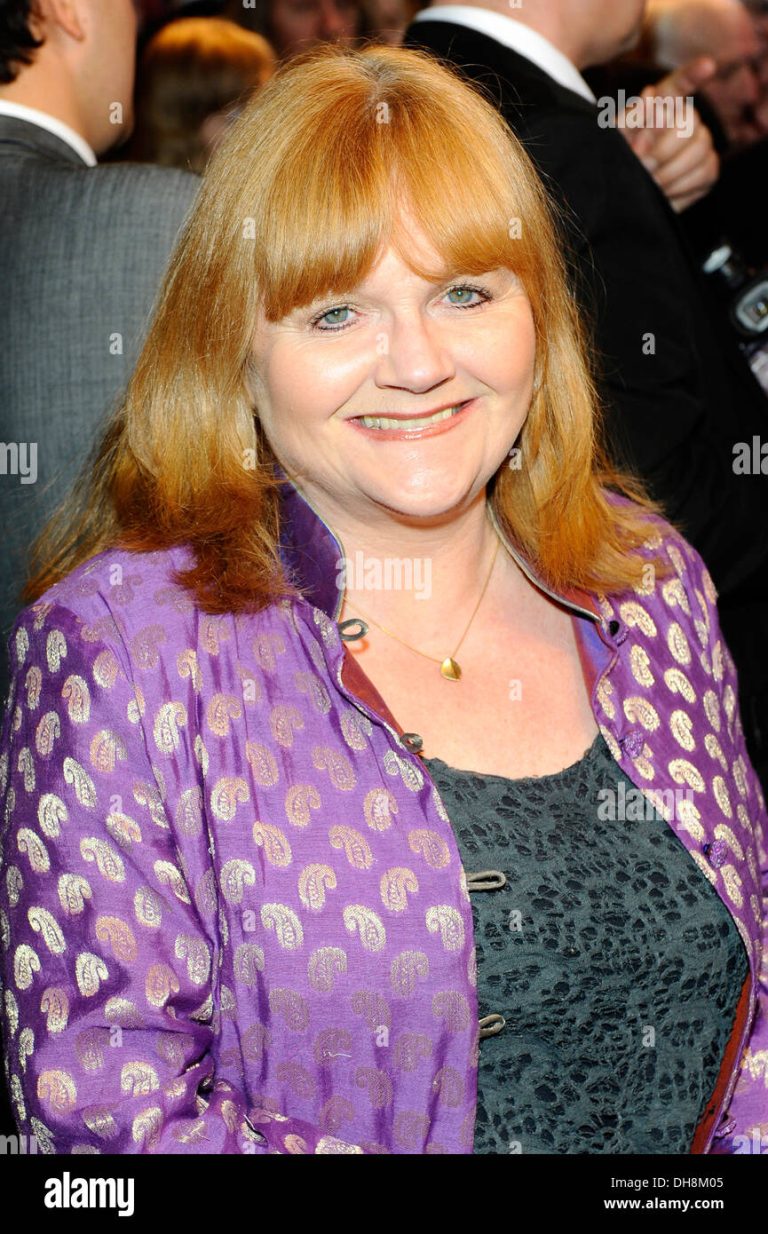 FamousPeopleFacts - Lesley Nicol