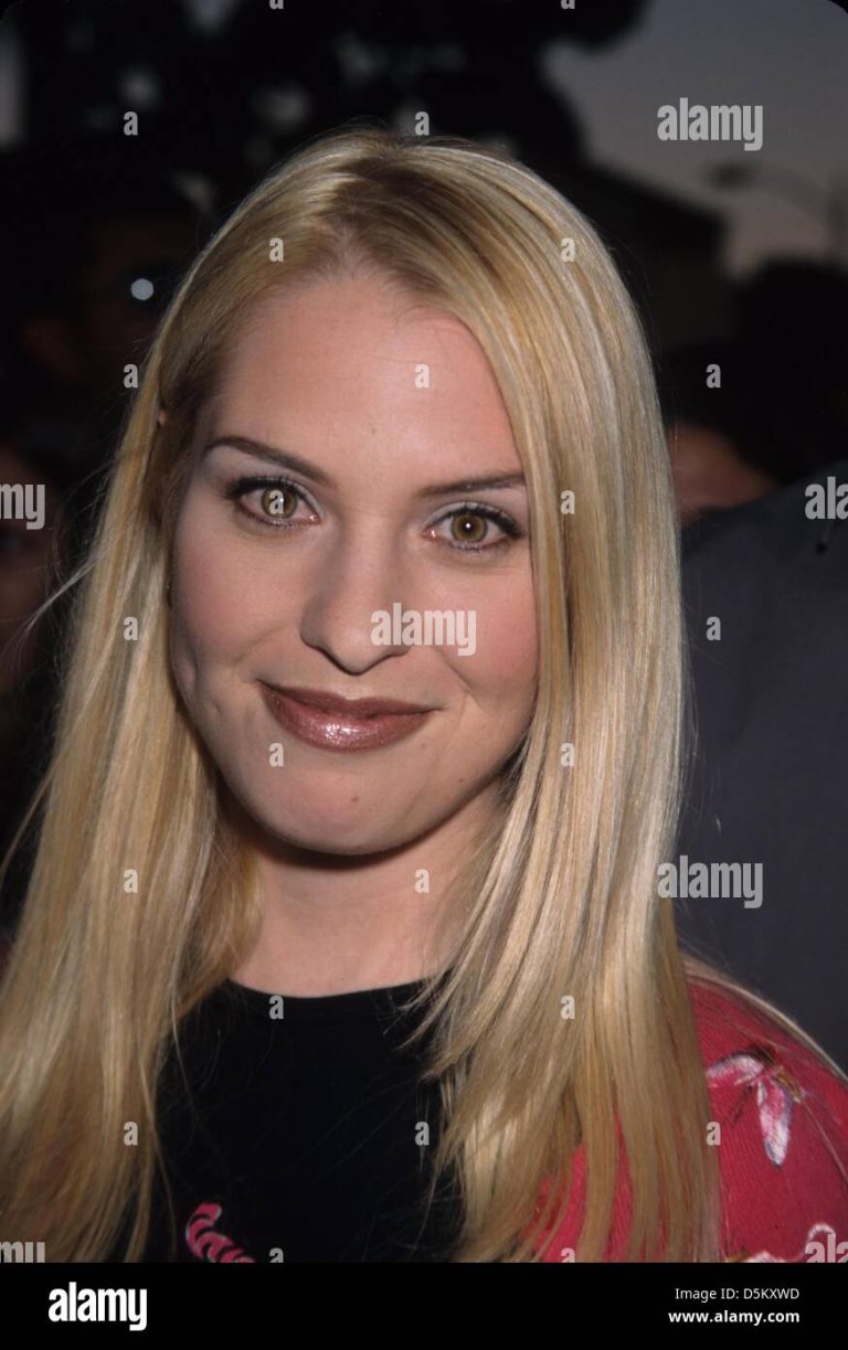 FamousPeopleFacts - Leslie Grossman