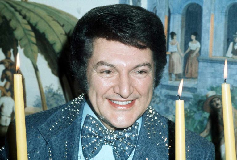 FamousPeopleFacts - Liberace