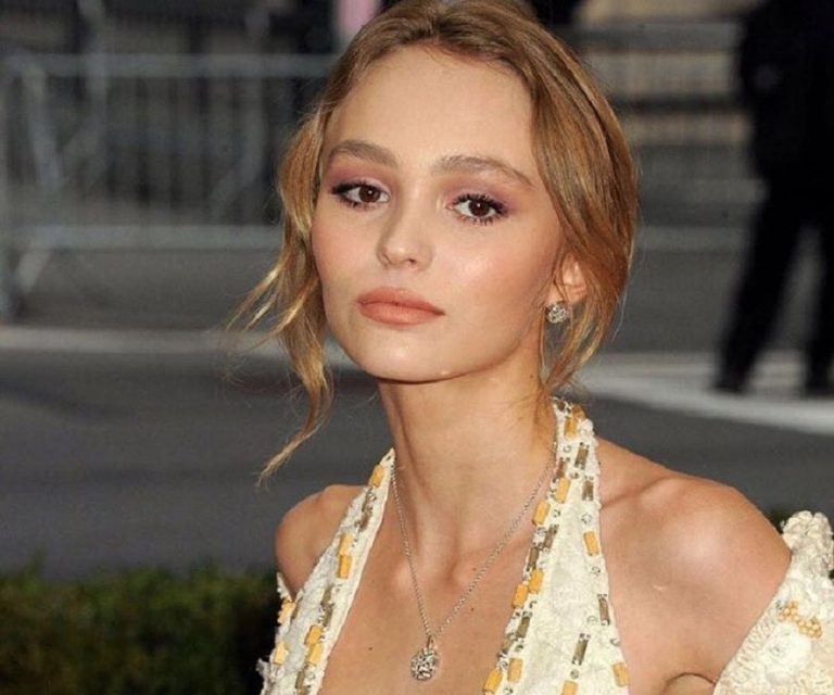 FamousPeopleFacts - Lily-Rose Depp