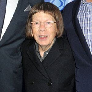 FamousPeopleFacts - Linda Hunt