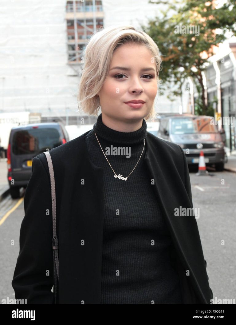 FamousPeopleFacts - Nina Nesbitt