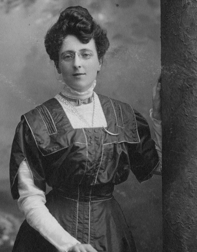 FamousPeopleFacts - Lucy Maud Montgomery