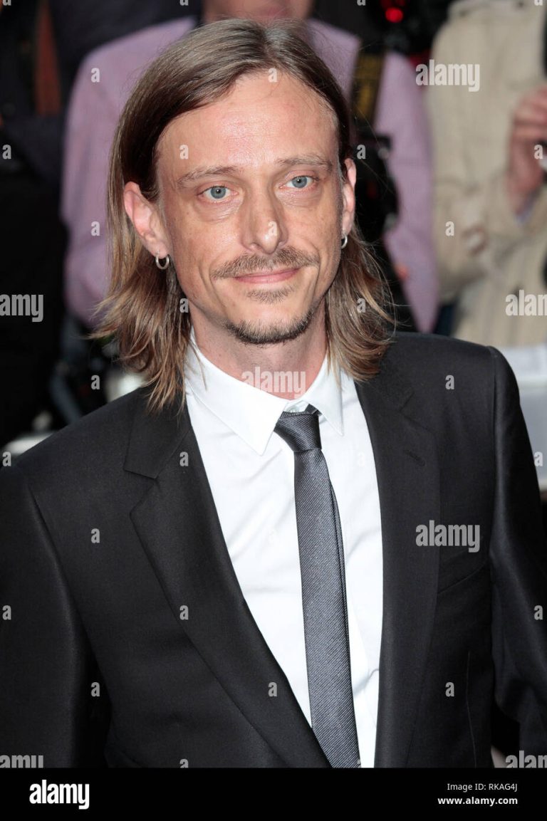 FamousPeopleFacts - Mackenzie Crook