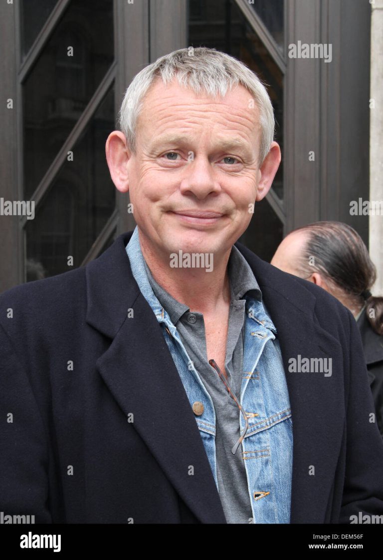 FamousPeopleFacts - Martin Clunes