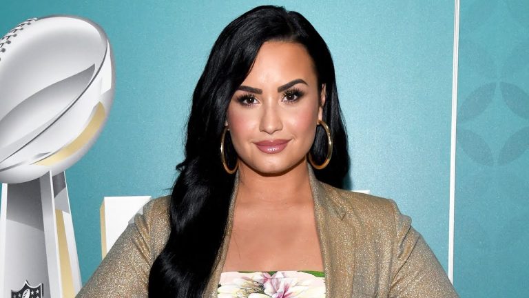 FamousPeopleFacts - Demi Lovato