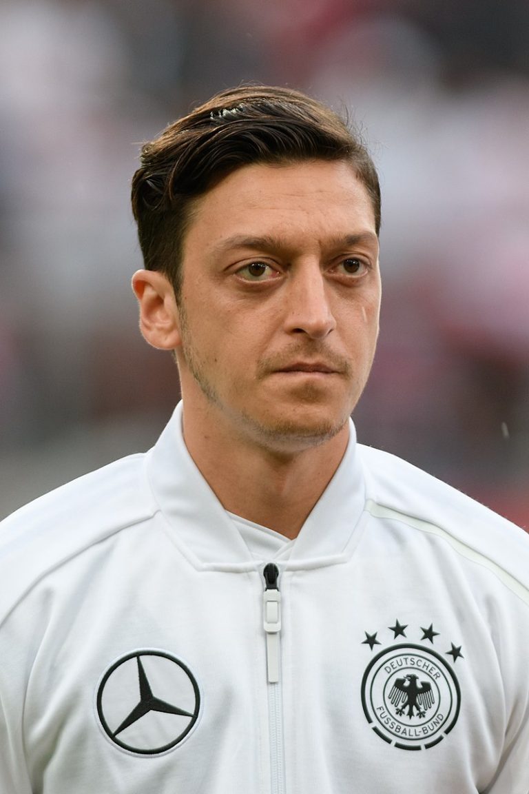 FamousPeopleFacts - Mesut Ozil