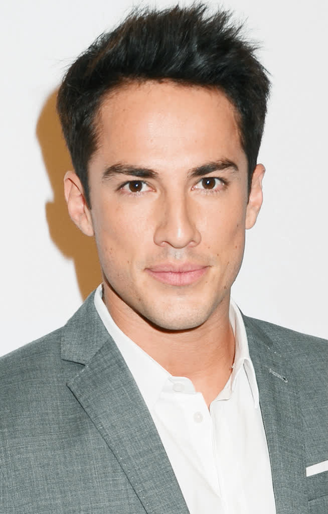 FamousPeopleFacts - Michael Trevino