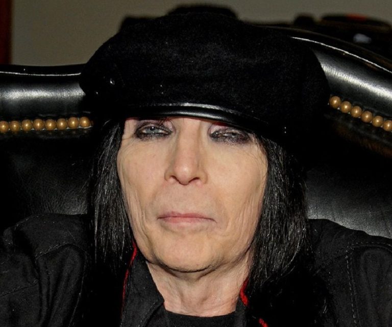 FamousPeopleFacts - Mick Mars