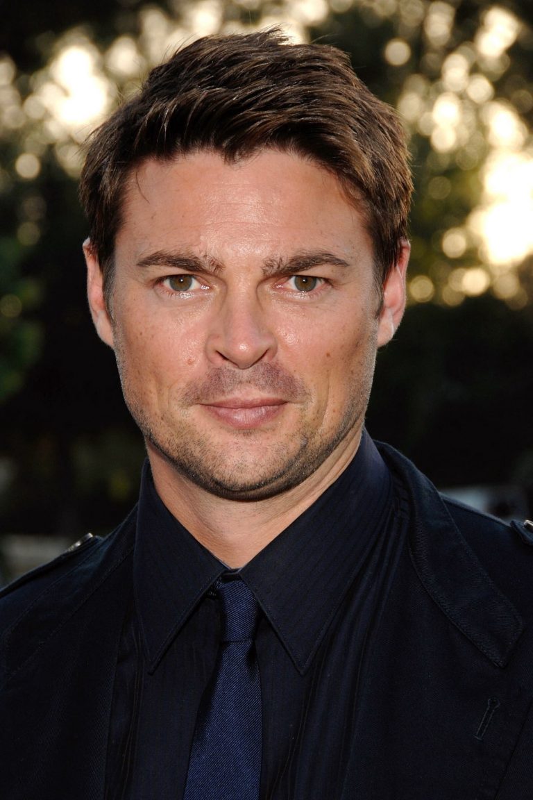 FamousPeopleFacts - Karl Urban