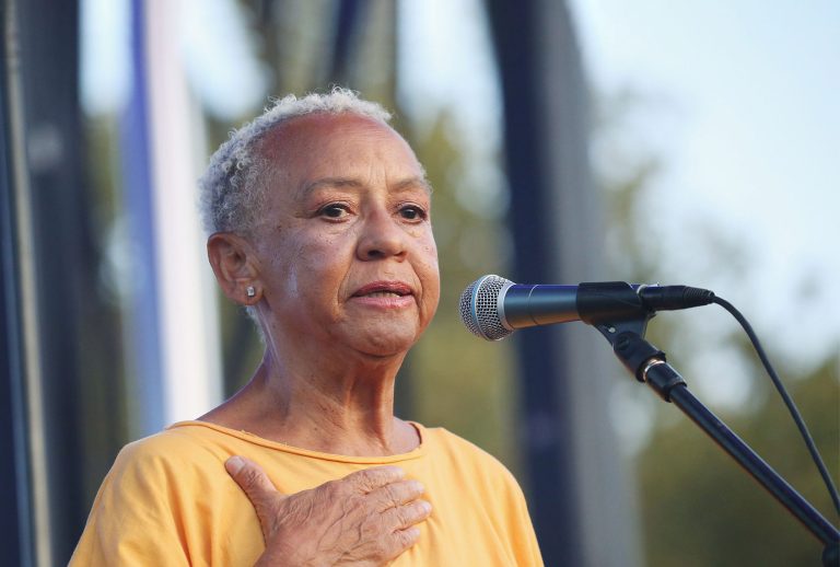 FamousPeopleFacts - Nikki Giovanni