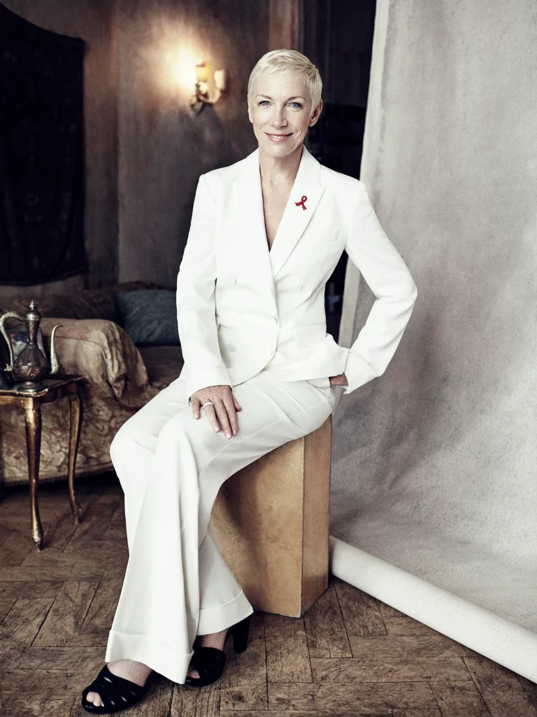 FamousPeopleFacts - Annie Lennox