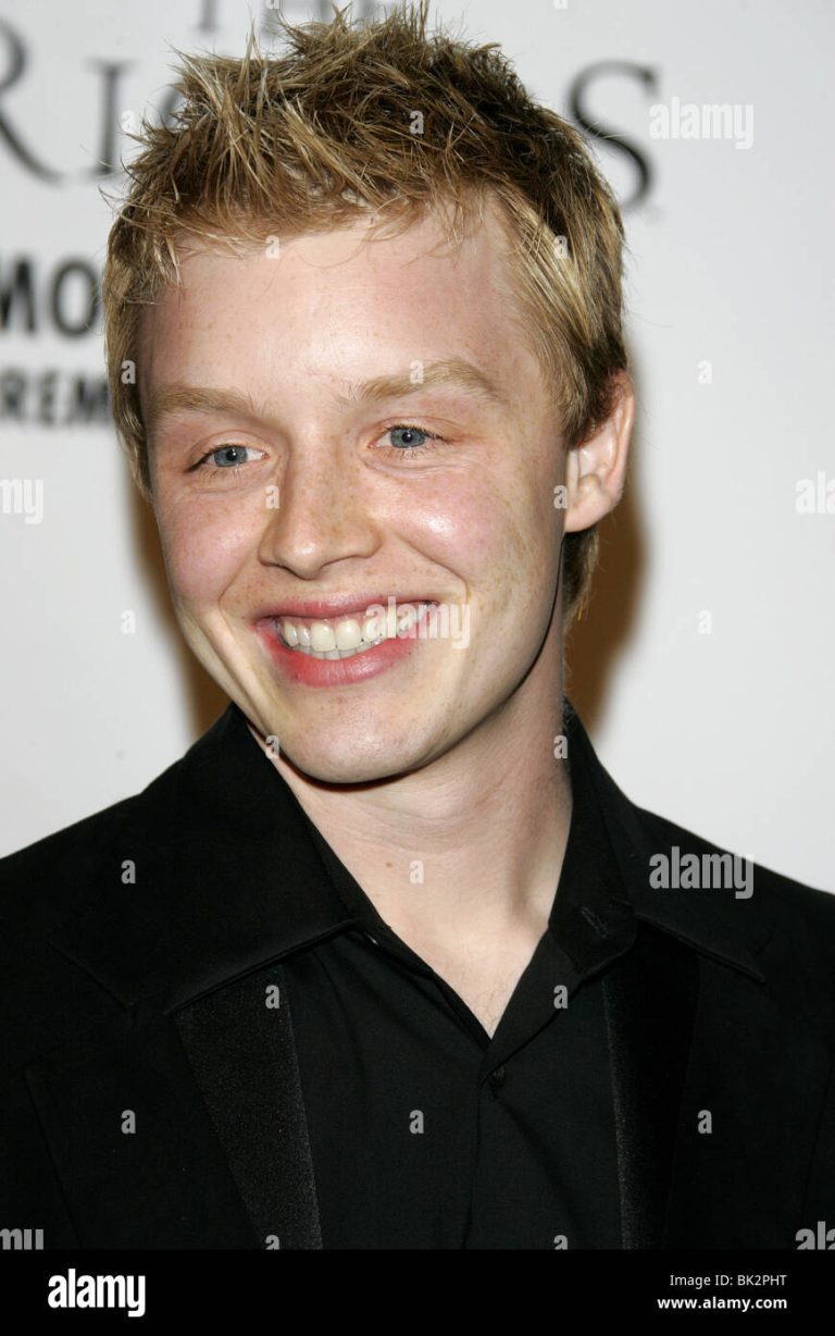 FamousPeopleFacts - Noel Fisher