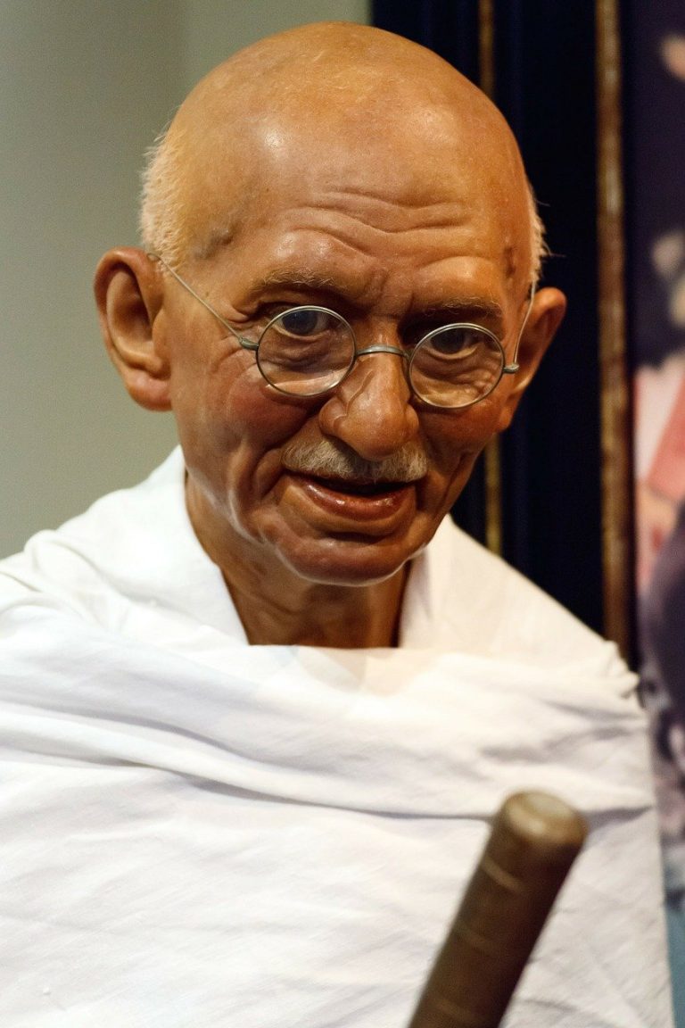 FamousPeopleFacts - Mahatma Gandhi