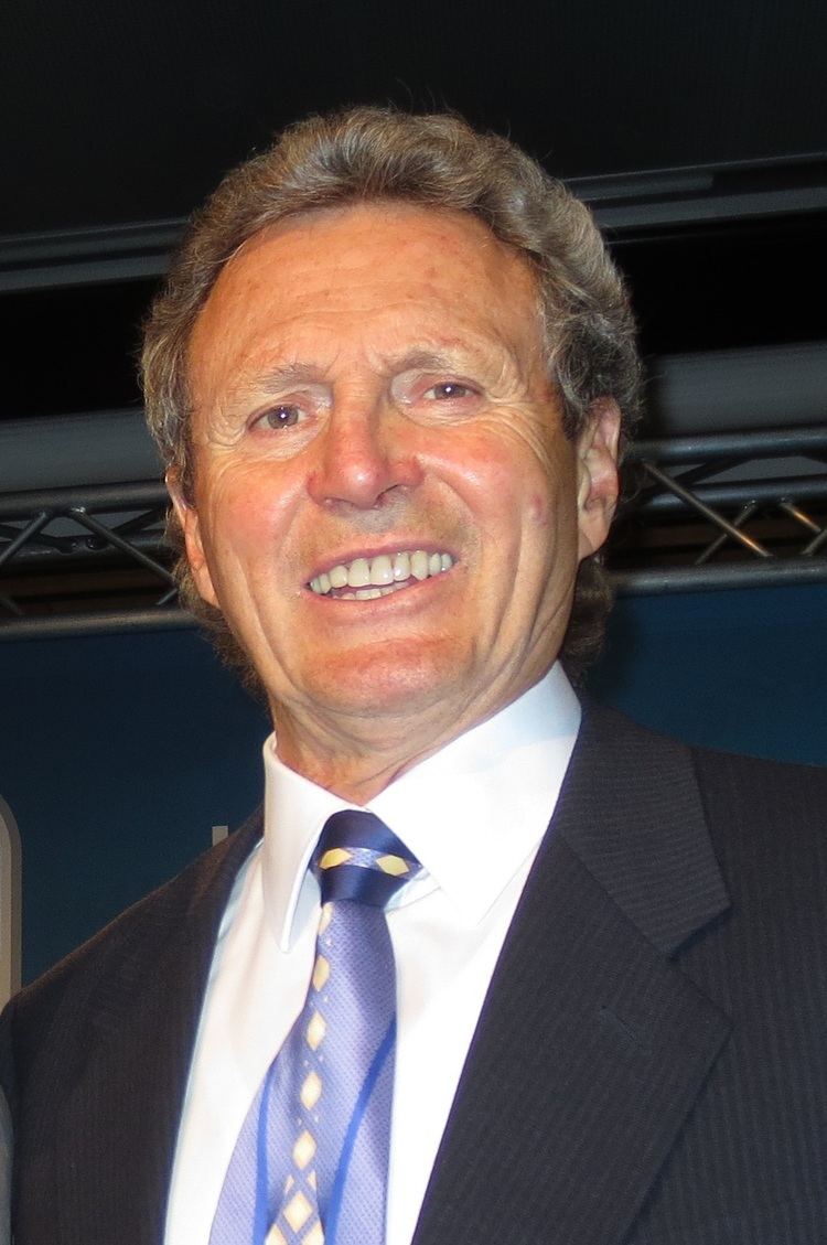 FamousPeopleFacts - Paul Henderson