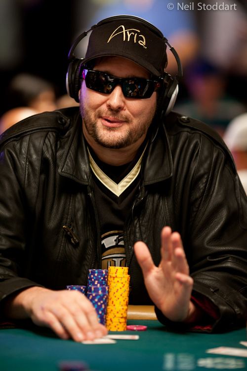 FamousPeopleFacts - Phil Hellmuth