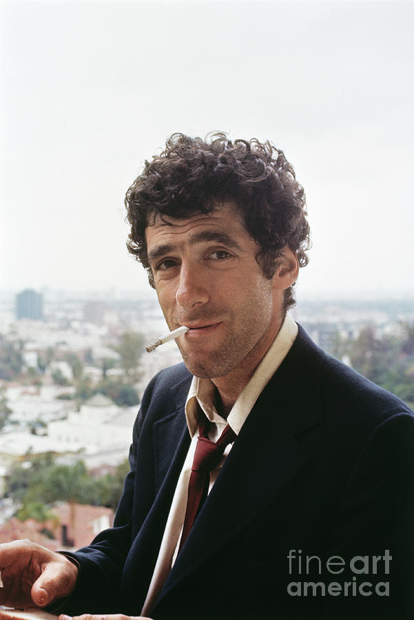 FamousPeopleFacts - Elliott Gould