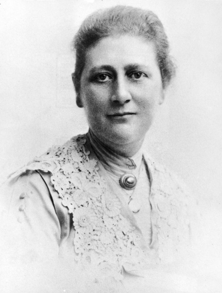 FamousPeopleFacts - Beatrix Potter