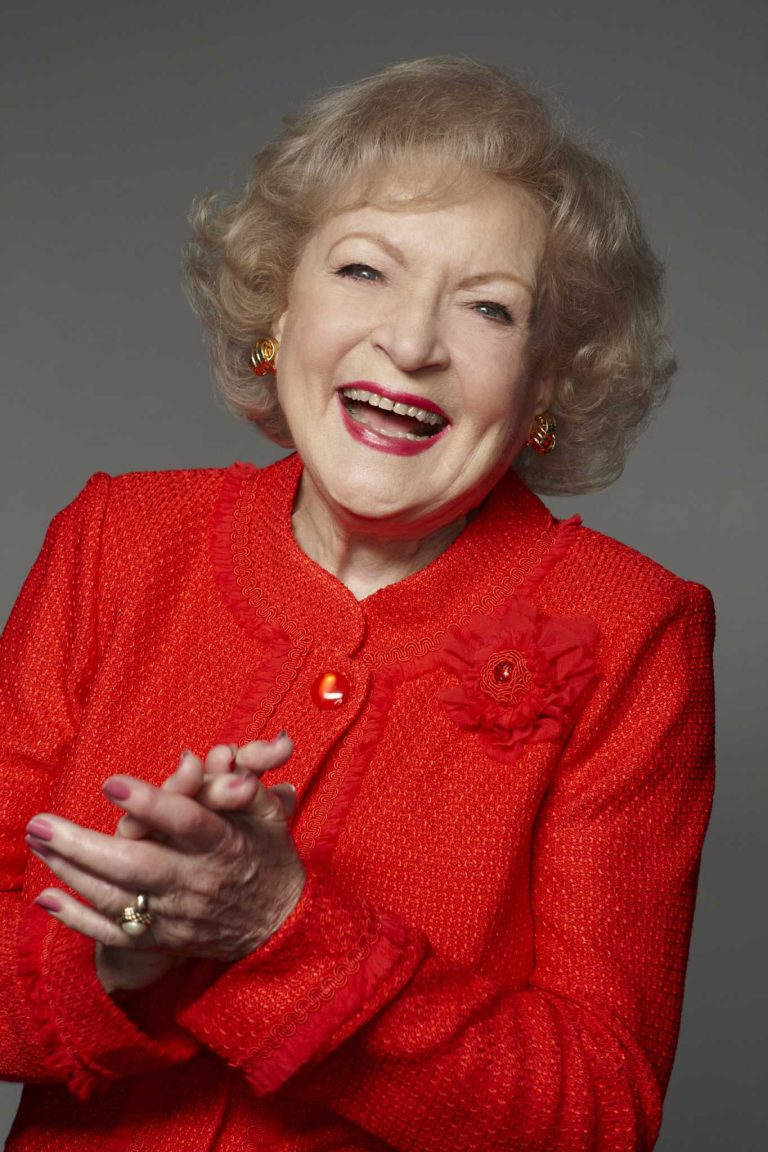 FamousPeopleFacts - Betty White