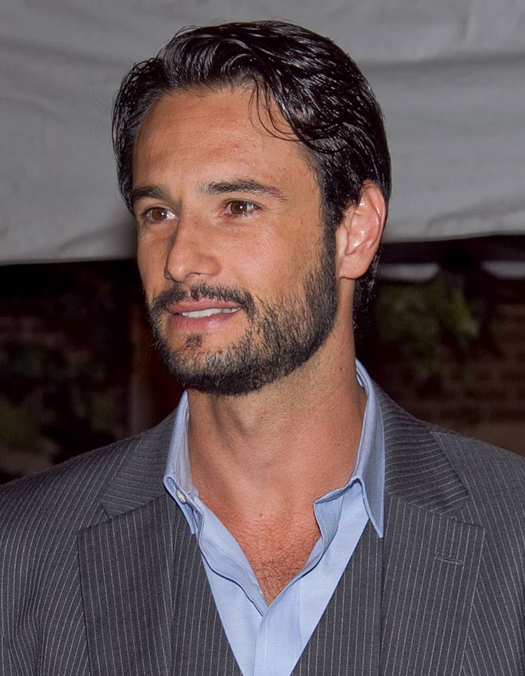 FamousPeopleFacts - Rodrigo Santoro