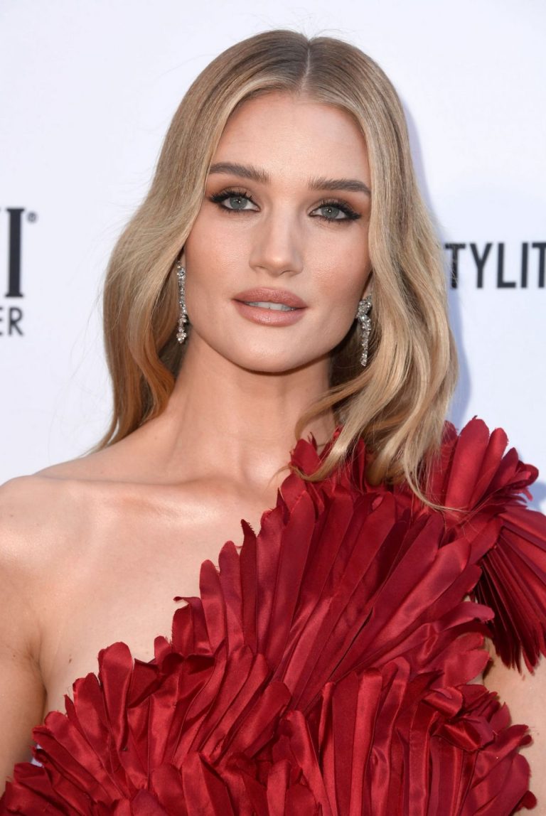 FamousPeopleFacts - Rosie Huntington-Whiteley