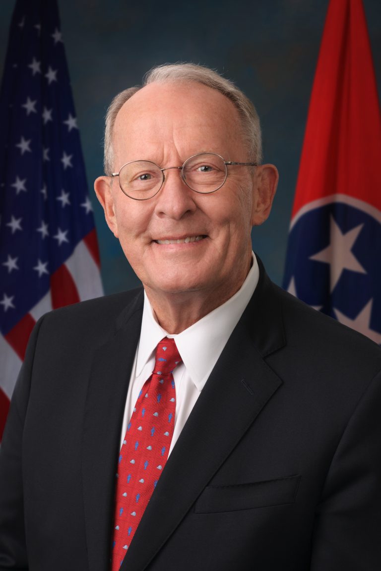 FamousPeopleFacts - Lamar Alexander