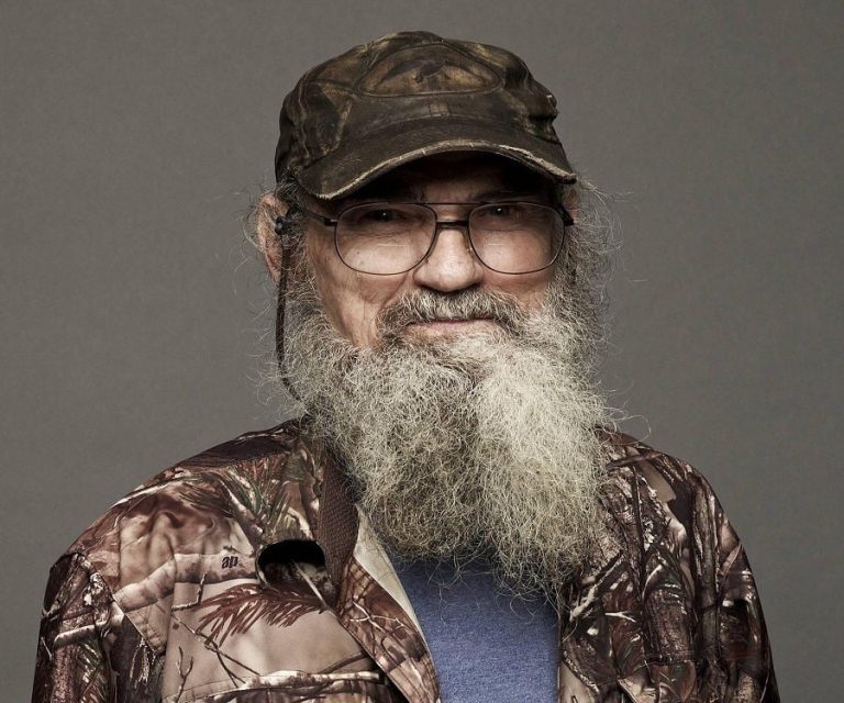 FamousPeopleFacts - Si Robertson