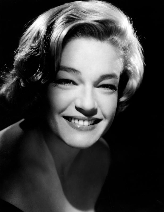 FamousPeopleFacts - Simone Signoret