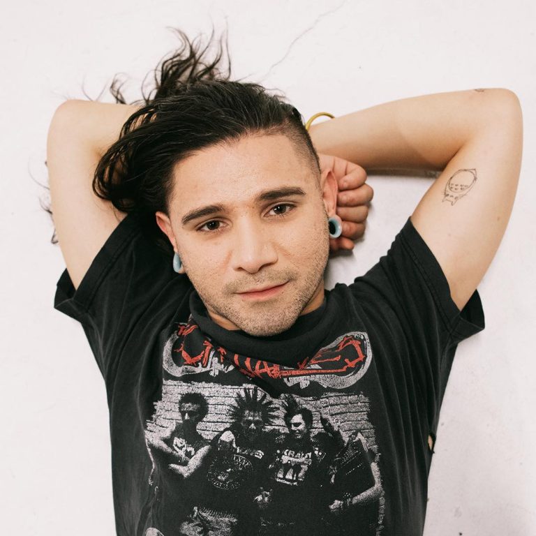 FamousPeopleFacts - Skrillex