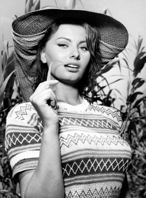 FamousPeopleFacts - Sophia Loren