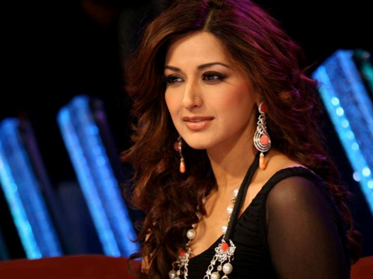 FamousPeopleFacts - Sonali Bendre