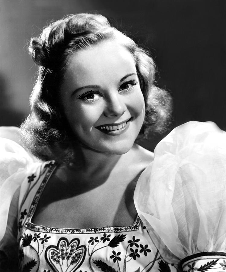 FamousPeopleFacts - Sonja Henie