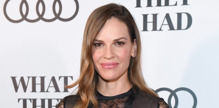 FamousPeopleFacts - Hilary Swank