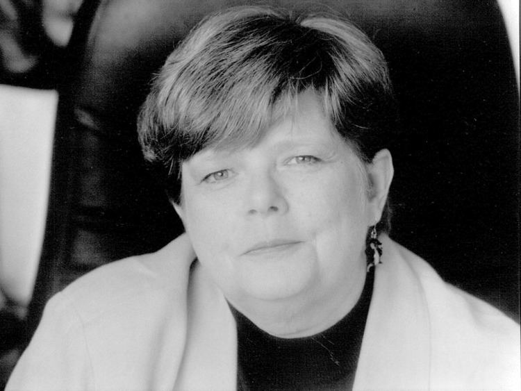 FamousPeopleFacts - Tamora Pierce