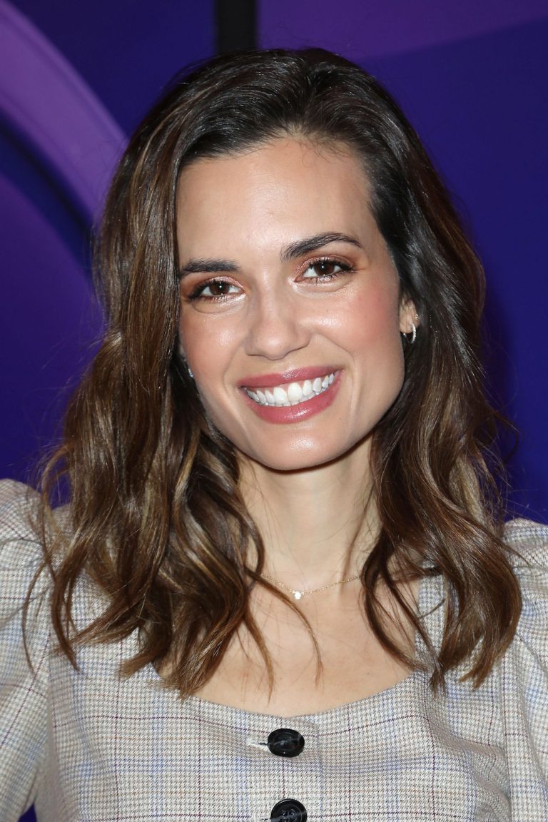 FamousPeopleFacts - Torrey DeVitto